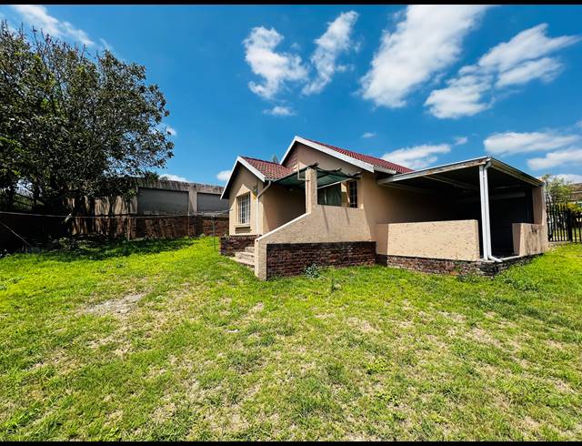 2 BEDROOM FREEHOLD FOR SALE IN STONEHENGE EXT 5